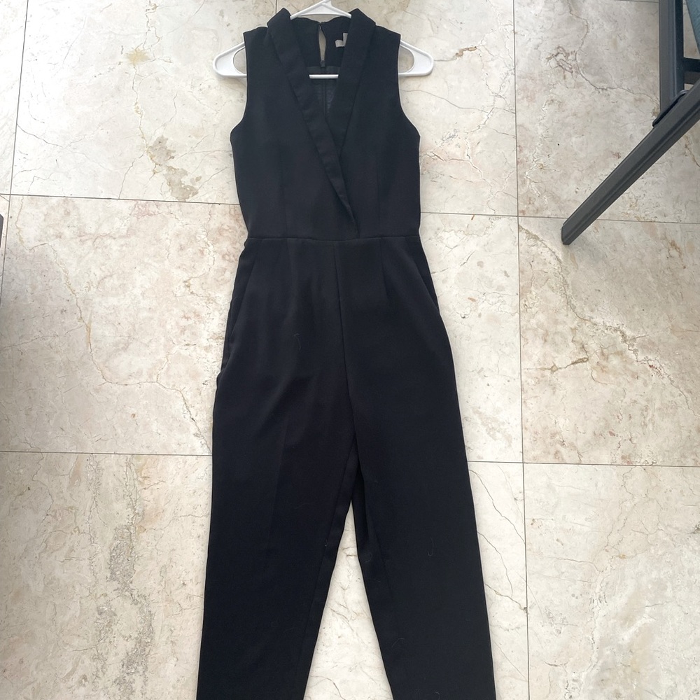 ❣️ H&M Dressy jumpsuit v- neck and straight wore is once like new ❣️